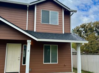 297 Sowell Dr #B, Shady Cove, OR 97539