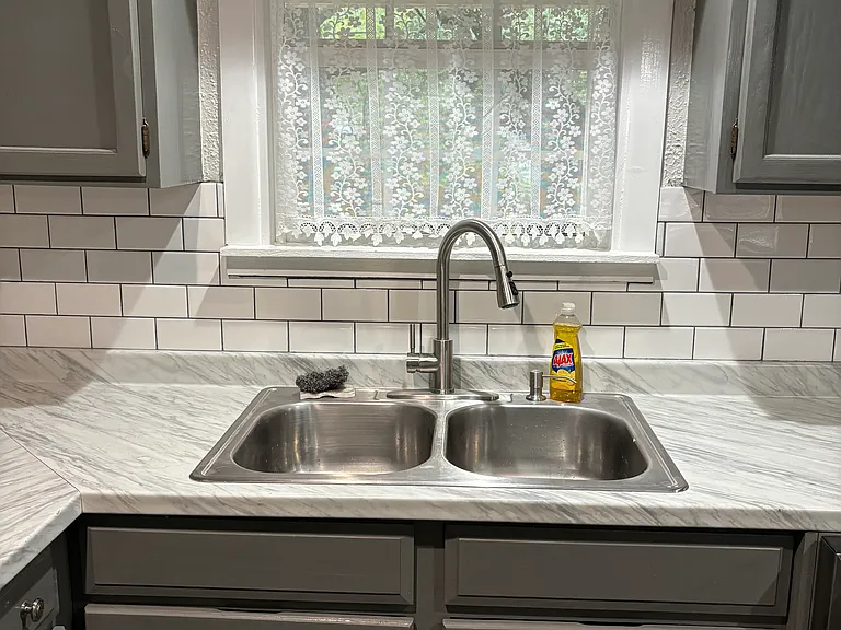 1105 Oakland Dr — Photo 4