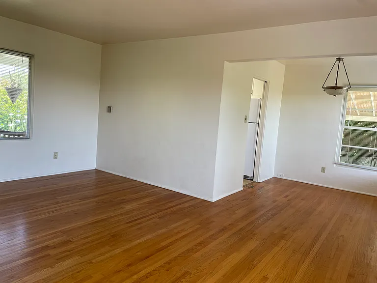 Aragon Dr — Photo 10