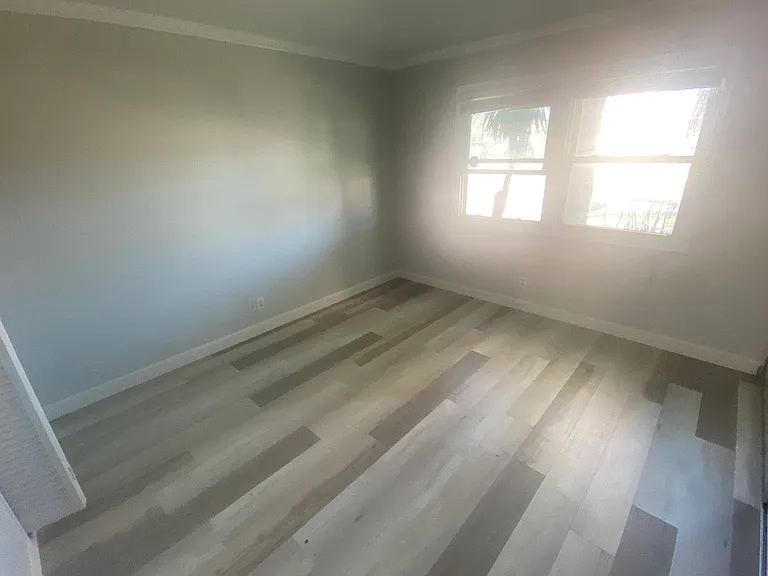 325 S Brookshire Ave — Photo 14