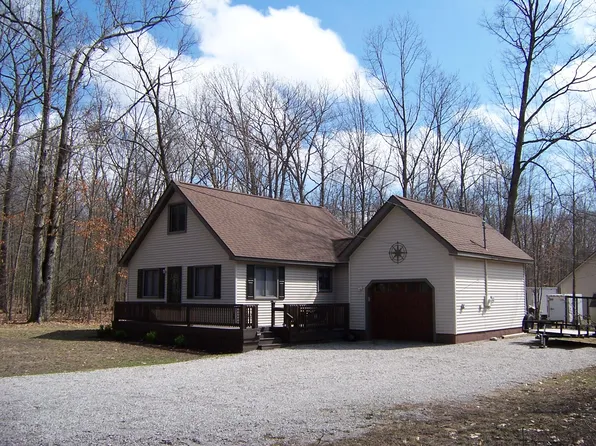 134 Bourbon St, Roscommon, MI 48653