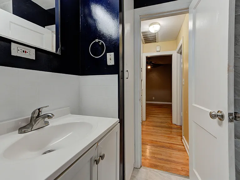1005 W Eufaula St — Photo 15