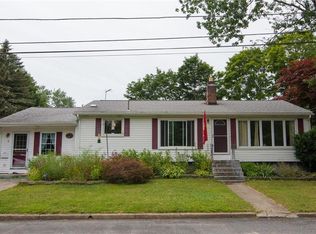 8 W Lake Dr, Coventry, RI 02816