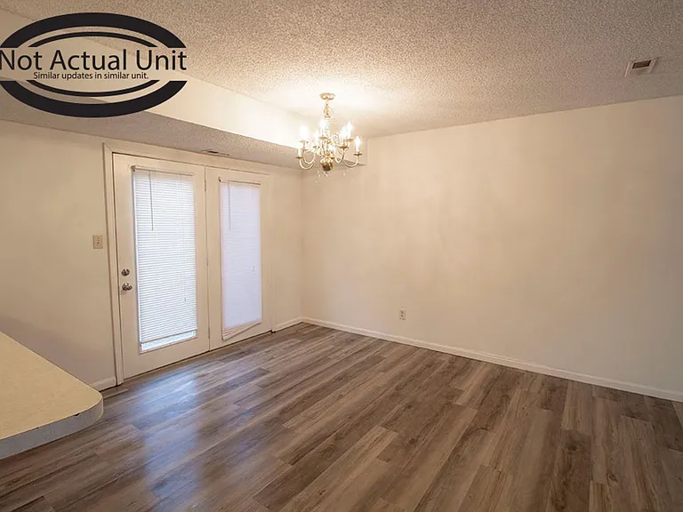 1904 Mirtle Grove Ct — Photo 6