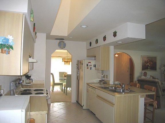 4th image of 1801 Plum Ln