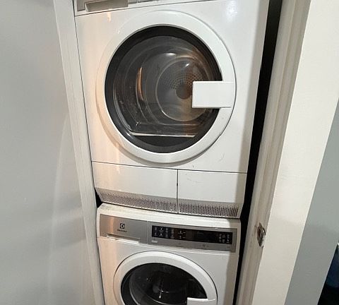2nd image of 568 W 192nd St APT 31