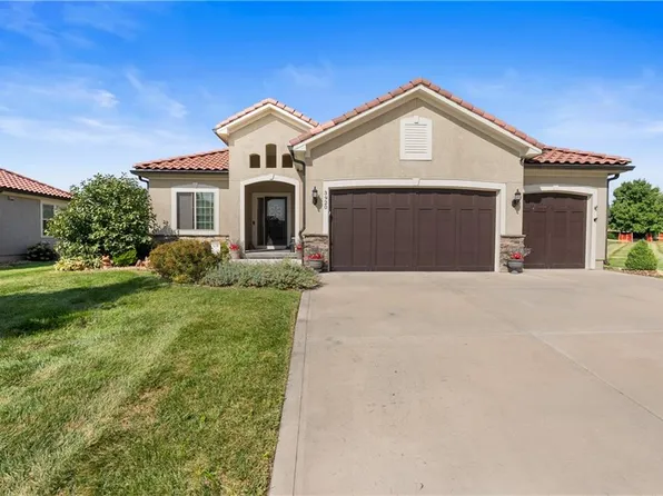 3920 SW Kamryn Dr, Lees Summit, MO 64082