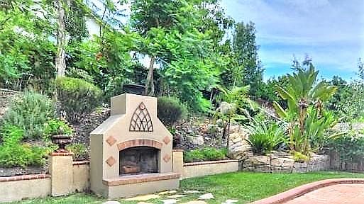 5th image of 16 Kingsway Dr