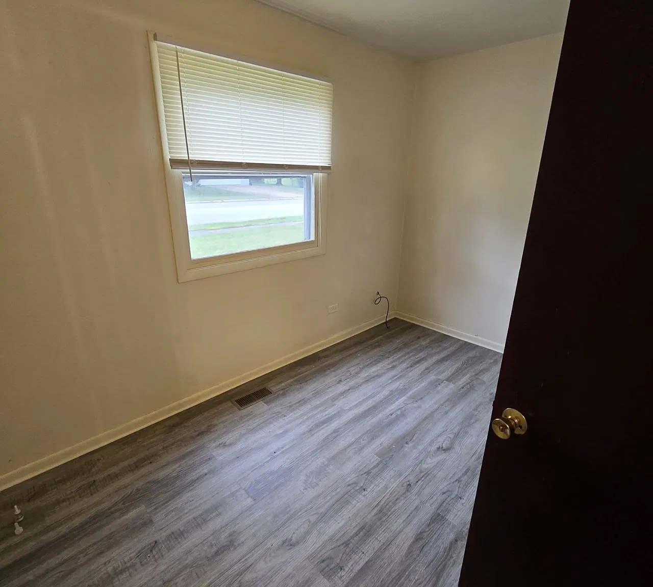 2 bed, 1.5 bath, 111 sqft, $1,550 — Photo 3