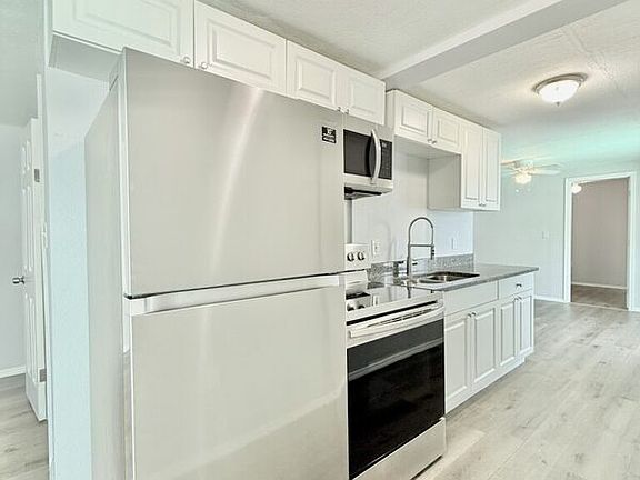 5th image of 5024 Emerson Ave S #3