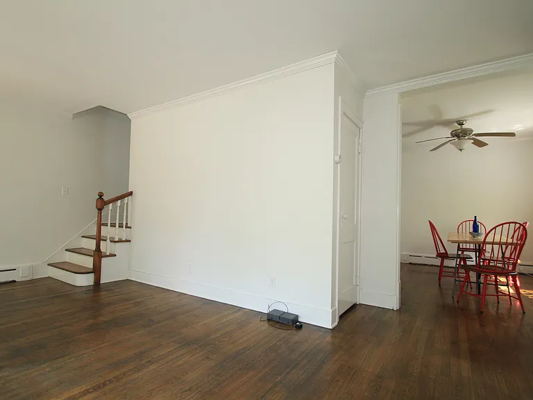 38 Glenwood Blvd — Photo 6