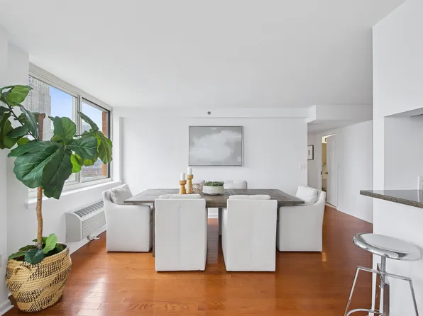 20 2nd Street image 8 of 43