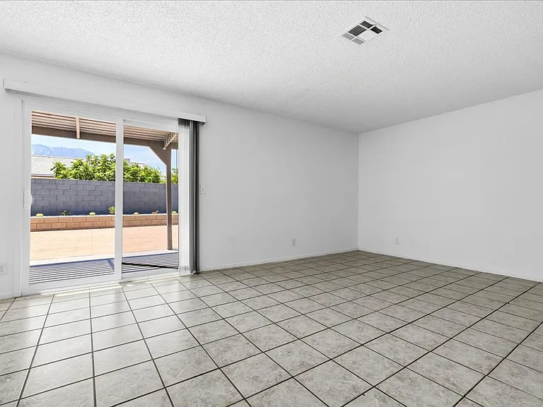 31601 Avenida Maravilla — Photo 40