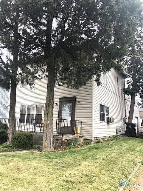 2nd image of 544 N County Line St