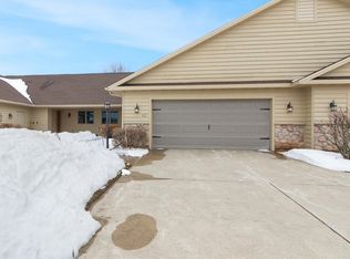 425 Brookview Dr, Luxemburg, WI 54217