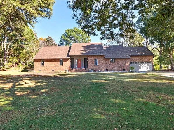 4284 Charity Neck Rd, Virginia Beach, VA 23457