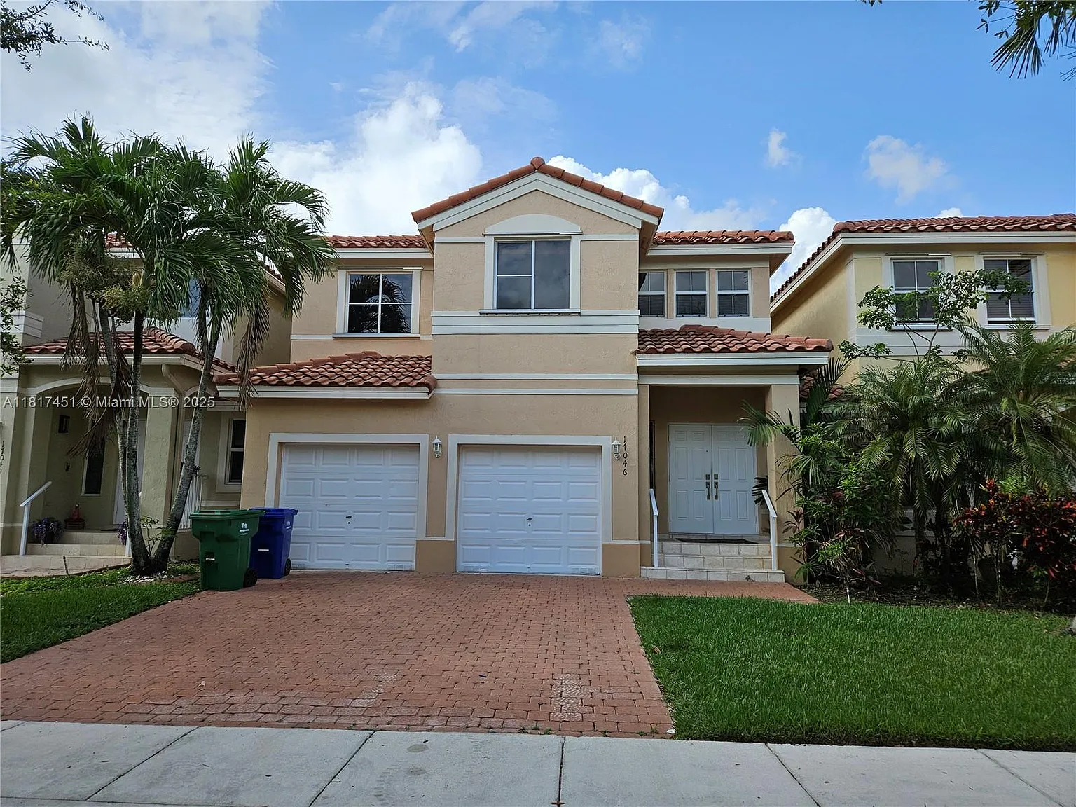 4 bed, 2.5 bath, 1869 sqft, $4,200 — Photo 1