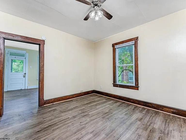 565 Brockway Ave #A — Photo 14