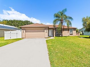 2340 SE Charleston Dr, Port Saint Lucie, FL 34952