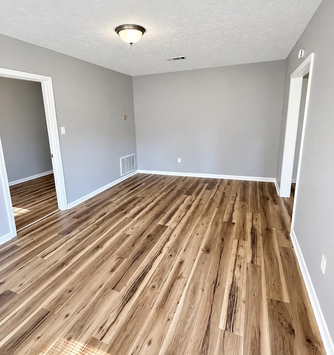 2 bed, 1000 sqft, $800 — Photo 2