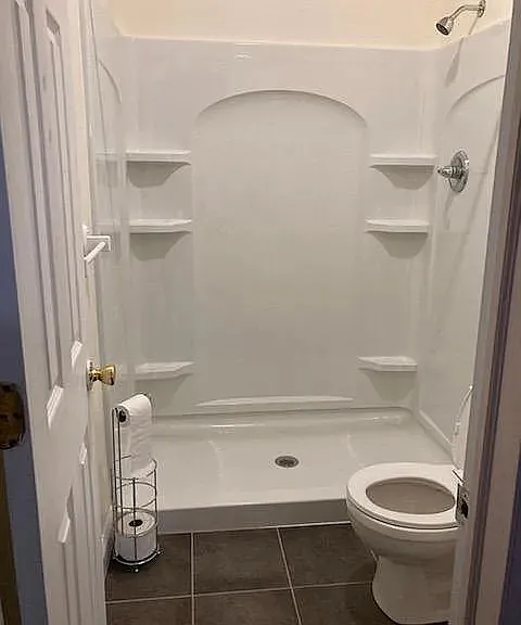 555 Claymont Ave — Photo 7