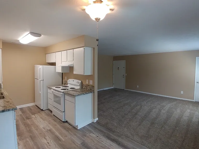 1435 Willis St — Photo 7