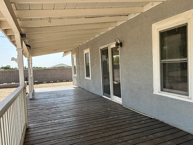 2 bed, 975 sqft, $2,200 — Photo 2