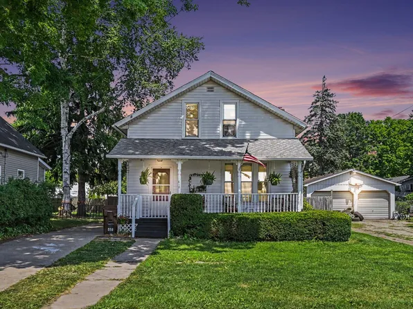 618 W Lawrence Ave, Charlotte, MI 48813