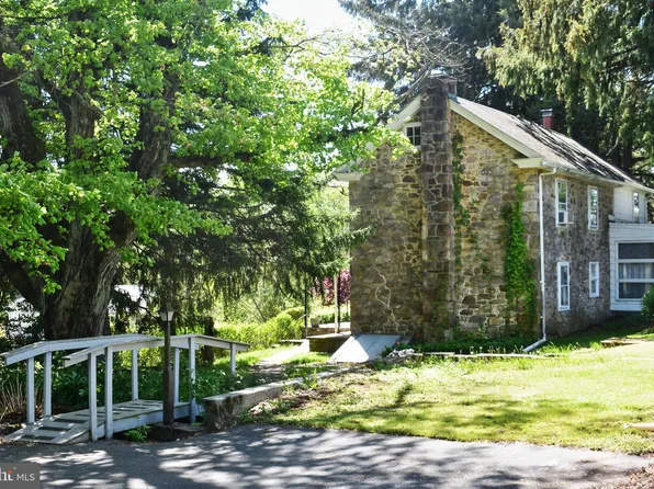 2201 Harmonyville Rd, Elverson, PA 19520