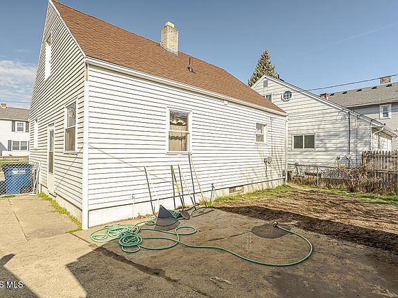 4th image of 4202 Lyman Ave
