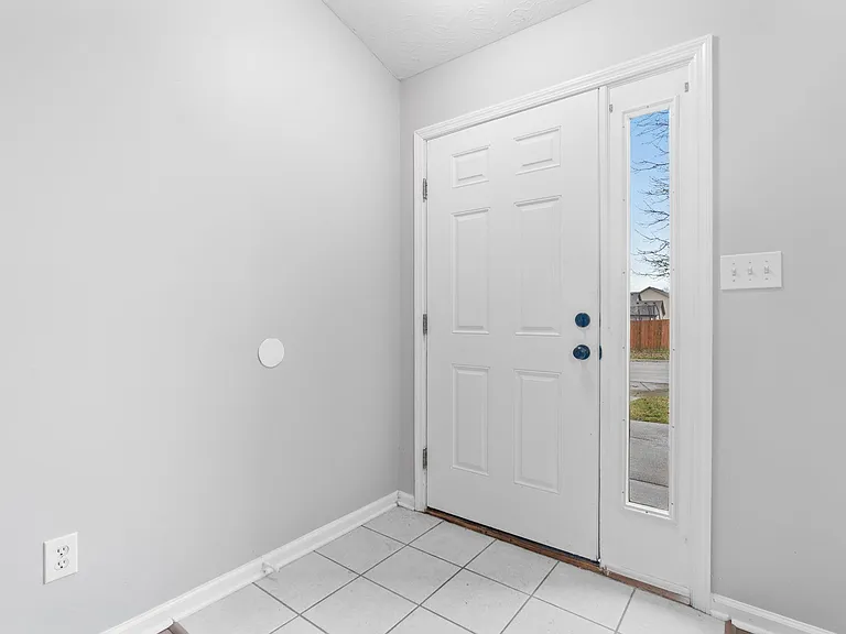 305 Spring Valley Ln — Photo 8
