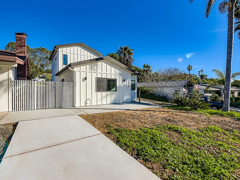 1656 York Dr — Photo 13