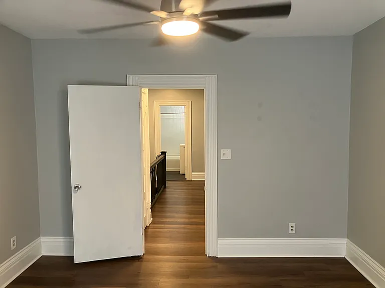 1137 N Superior St — Photo 13