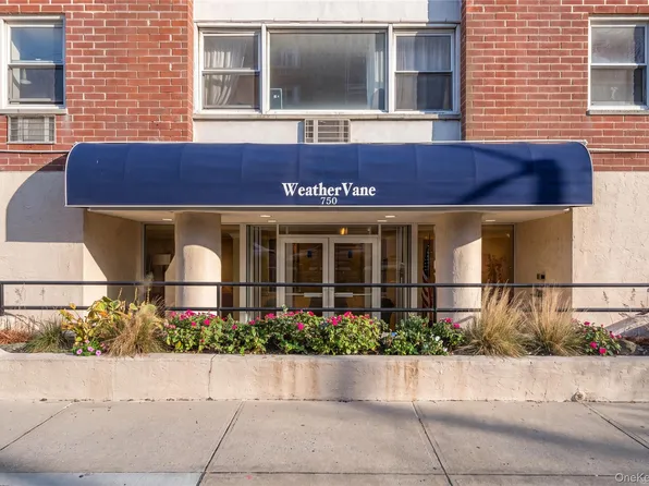 750 Shore Road #2D, Long Beach, NY 11561