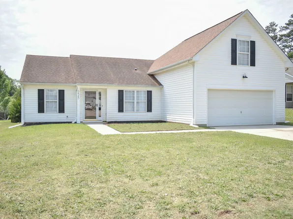 225 Kittiwake Ln, Boiling Springs, SC 29316