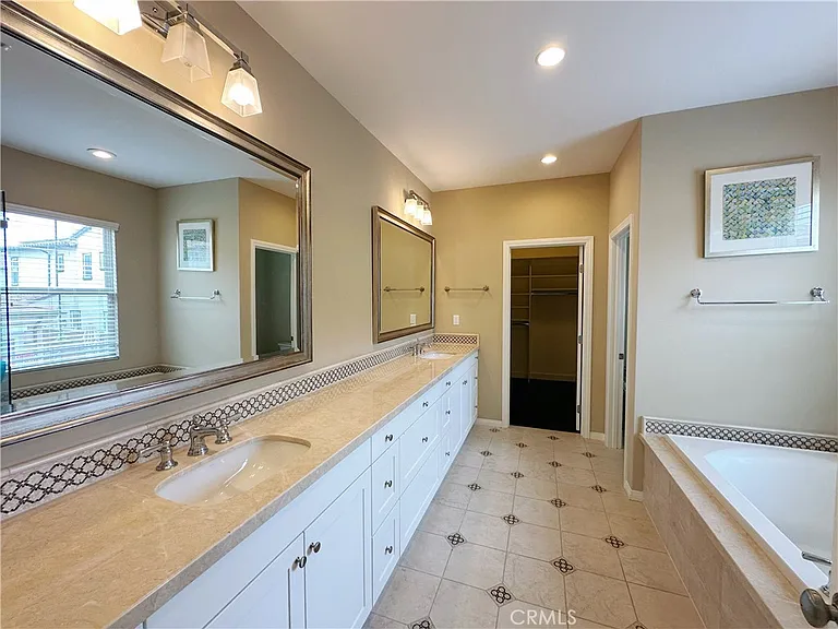 65 Elmdale — Photo 15