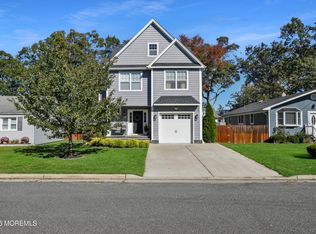 1012 Glenn St, Wall Township, NJ 07719