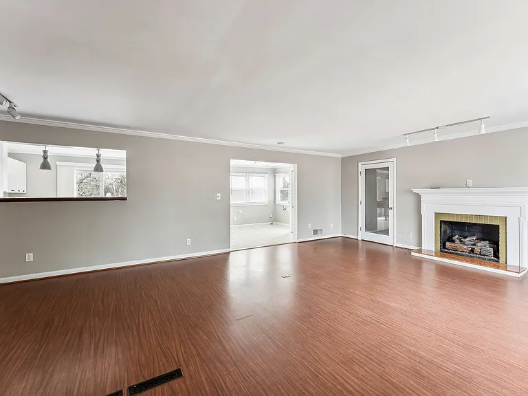 3503 Maple Ct — Photo 9