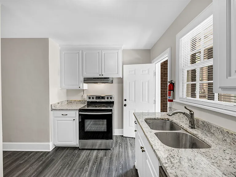 312 S Woodrow St — Photo 25