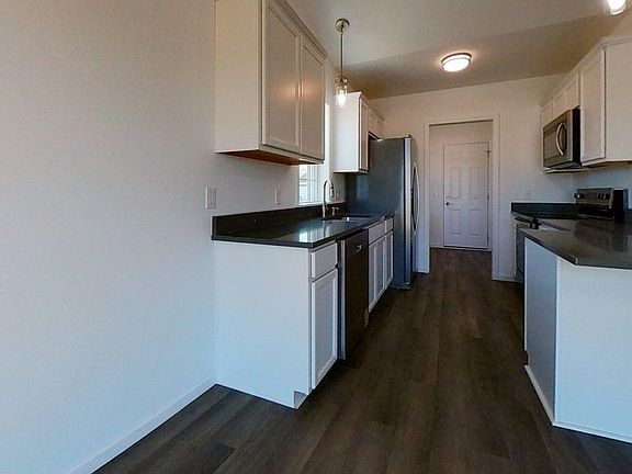 3rd image of 549 Autumn Dr