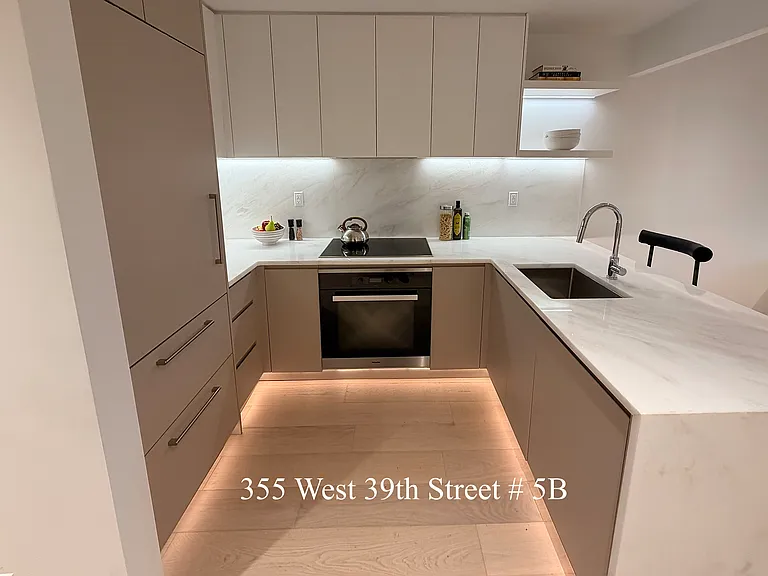 355 W 39th St #5B — Photo 5