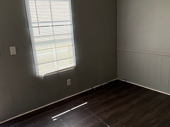 3rd image of 181 Kelly Rd