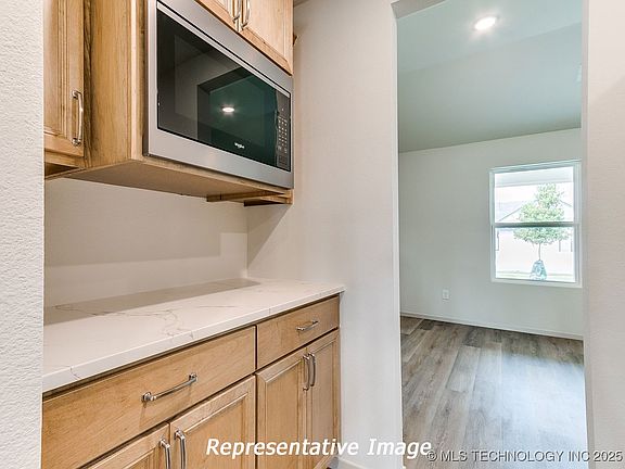 7th image of this home