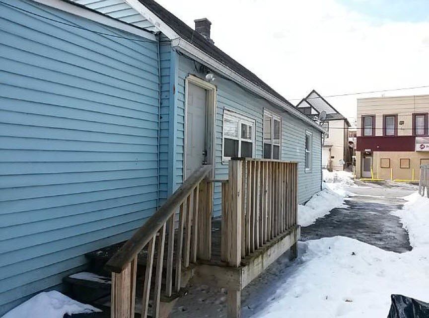 2nd image of 105 S Park Ave