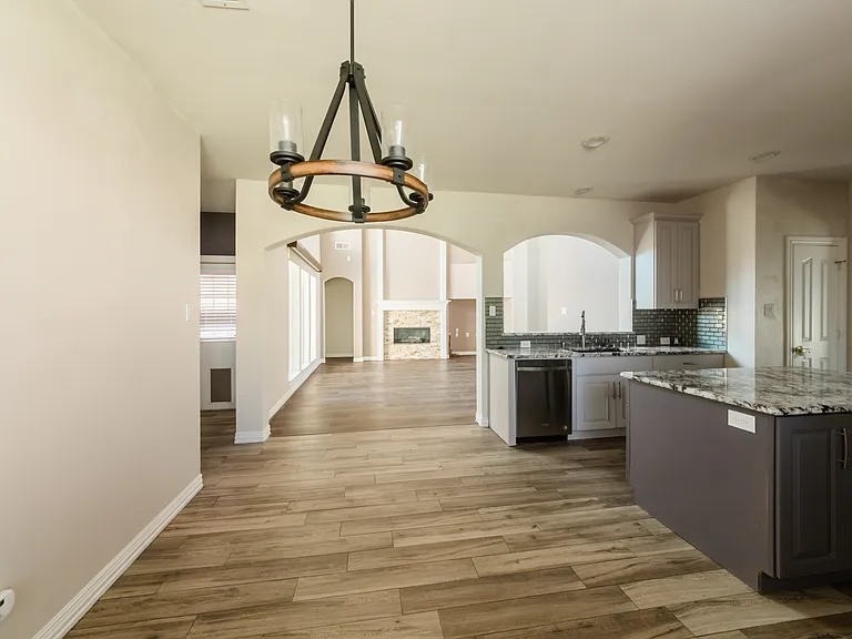 3400 Silverwood Dr — Photo 3