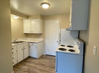 325 SW Academy St APT 18, Dallas, OR 97338