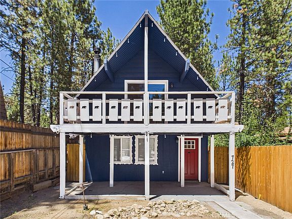 2nd image of 727 Elysian Blvd
