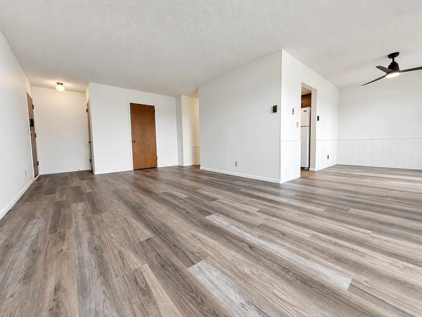 1116 2nd Street SE - Uptown Apartments — Photo 3
