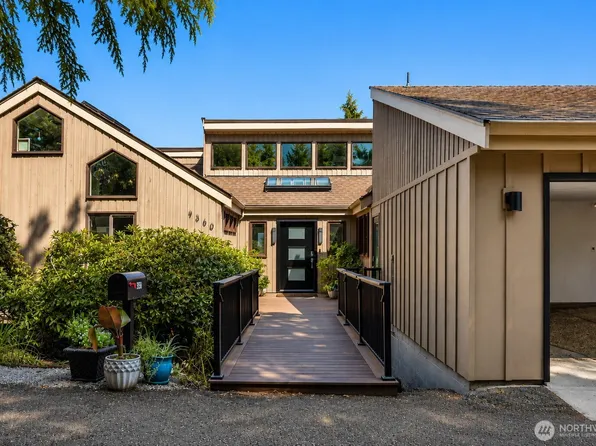 9360 Mercerwood Drive, Mercer Island, WA 98040