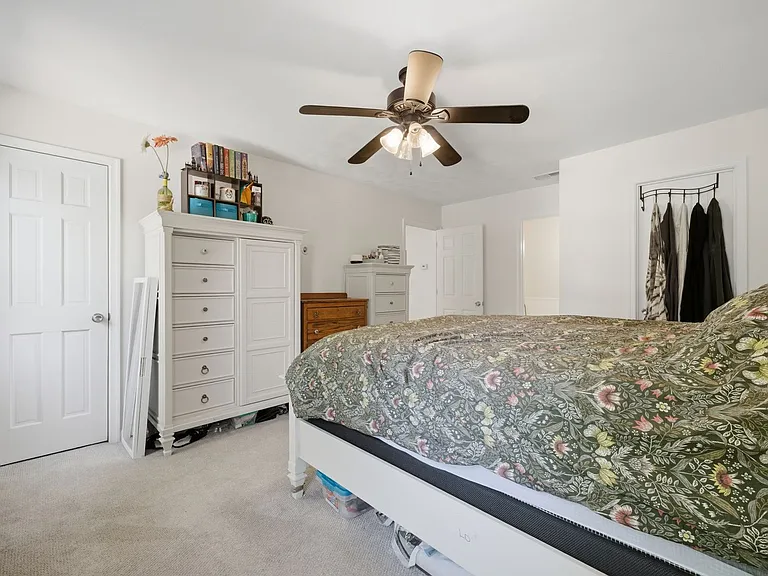 368 Gainsborough Rd — Photo 26